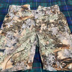 Like new- Kings Camo hunting pants- XL